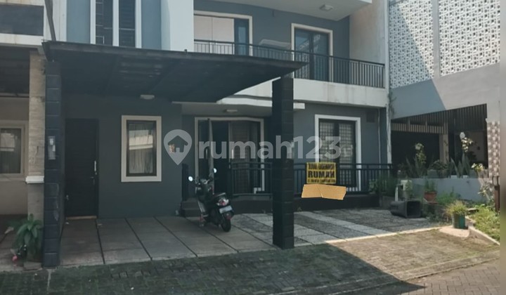 For Sale Luxurious, Beautiful and Strategic House in Raffles Hills Cibubur For Sale Luxurious, Beautiful and Strategic House in Raffles Hills Cibubur