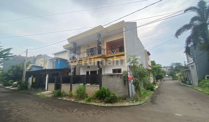 Rumah Hook 2 Lantai di Perumahan Nyaman dan Aman di Depok Harga 2,2M Strategis Dekat Stasiun Kereta Rumah Hook 2 Lantai di Perumahan Nyaman dan Aman di Depok Harga 2,2M Strategis Dekat Stasiun Kereta