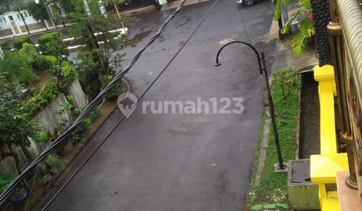 Rumah 2 Lantai Nyaman Lingkungan Asri Strategis Dekat Tol Di Taman Laguna Cibubur 2