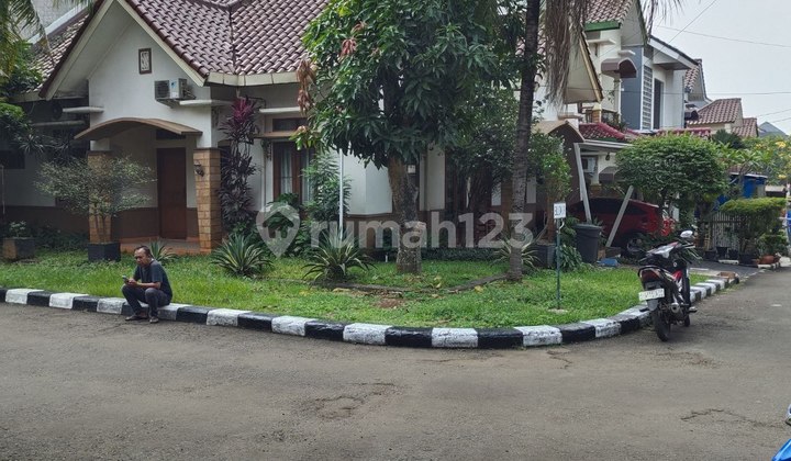 Rumah Bagus 3 Lantai di Pesona Khayangan Mungil Depok Siap Huni 2