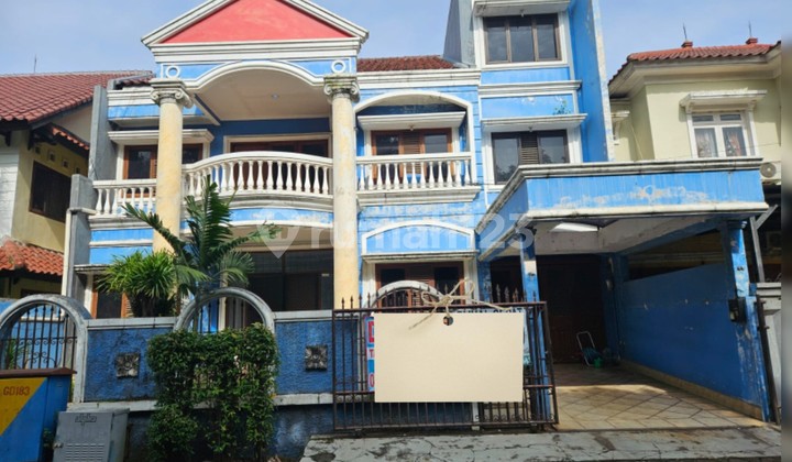 Luxury and Comfortable House for Sale in Raffles Hills Cibubur