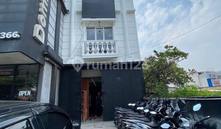 Disewakan Ruko Komersil Pinggir Jalan Raya Cibubur Disewakan Ruko Komersil Pinggir Jalan Raya Cibubur