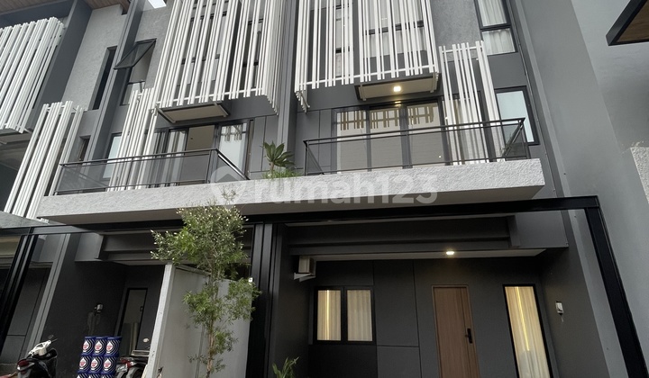 Rumah 4 Lantai Deket Tb Simatupang Jakarta Selatan Rumah 4 Lantai Deket Tb Simatupang Jakarta Selatan