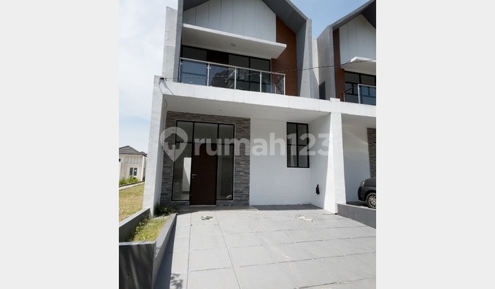 Rumah 2 Lantai Murah Tanpa Bi Chaking Dekat Tol dan Stasiun