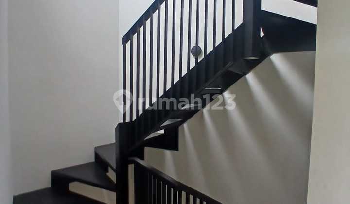 2-Storey House in Pamulang Full Facilities 2