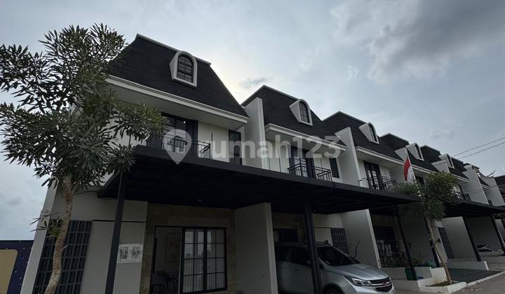 Rumah 2 Lantai Siap Huni Lokasi Strategis Rumah 2 Lantai Siap Huni Lokasi Strategis