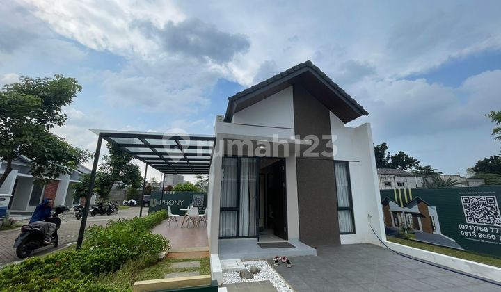 Ready-to-Occupy House in Tangsel with Complete Facilities