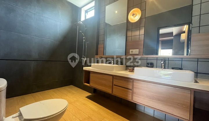 Rumah 2 Lantai Murah Lokasi Strategis Bebas Banjir