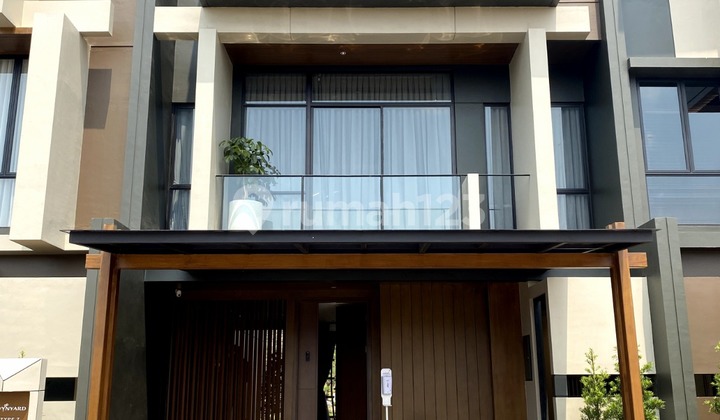 Rumah Mewah Full Fasilitas 3 Lantai di BSD Rumah Mewah Full Fasilitas 3 Lantai di BSD