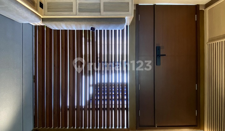 Rumah Mewah Full Fasilitas 3 Lantai di BSD Rumah Mewah Full Fasilitas 3 Lantai di BSD