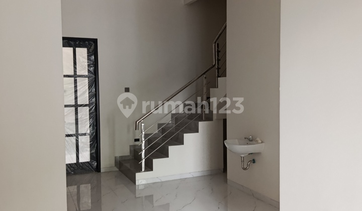 Dijual Rumah Under 2M Baru Gress (Modern Minimalis) Manyar 2