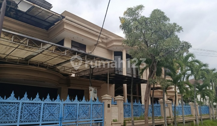 Dijual Rumah Hook Super Besar dan Super Mewah Kertajaya Indah