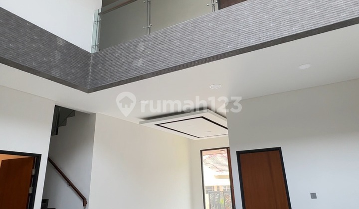 Dijual Rumah Mewah Baru Gress Siap Huni, Kertajaya Indah 2