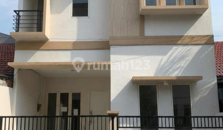 Dijual Rumah Modern Minimalis Griya Asri, Pakuwon City