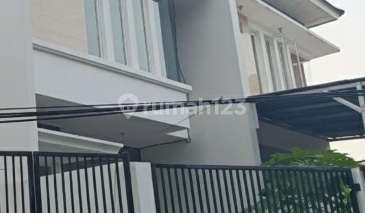 Disewakan Rumah Modern Minimalis Mulyosari Disewakan Rumah Modern Minimalis Mulyosari