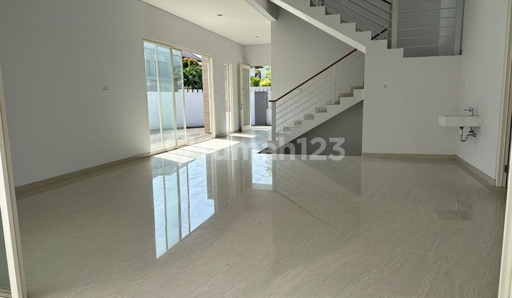 Dijual Rumah X Club House Kertajaya Indah 2