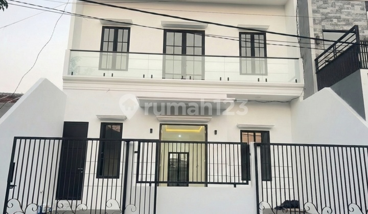 Dijual Rumah Mewah, Baru Gress dan Luas Babatan Pantai
