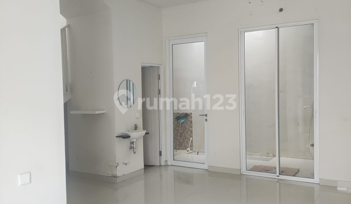 For Rent Modern Minimalist House Central Park Juanda 2