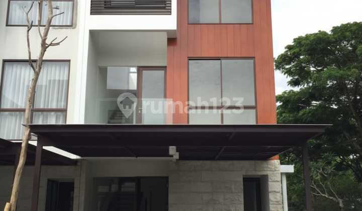 Disewakan Rumah 3 Lantai, Garden Ville, Graha Natuta