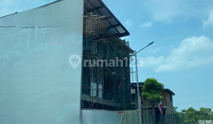 Rumah 3 Lantai Citraland Utama Selangkah ke Kampus Ciputra Rs 2