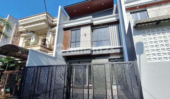 2-Storey House in Araya, East-Facing, Near Galaxy Mall, Close to Unair Merr