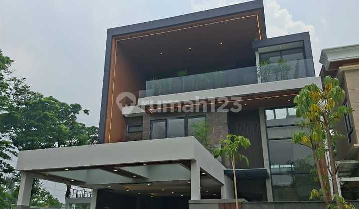 Rumah 3 Lantai Semi Furnish Ada Lift Sangat Bagus Sirkulasi Baik