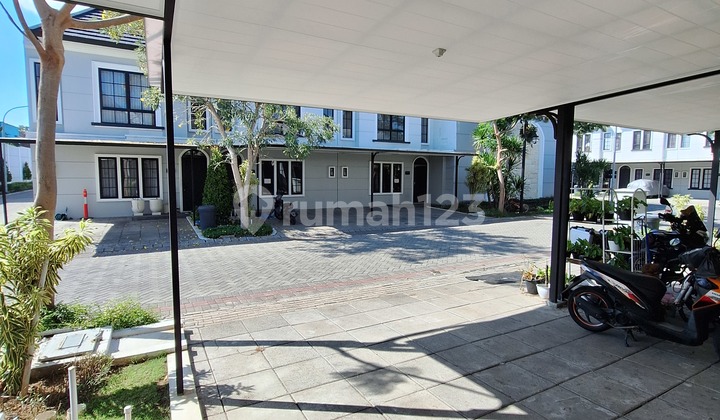 2-Storey House West Surabaya Semi-Furnished Near Citraland Uc 1