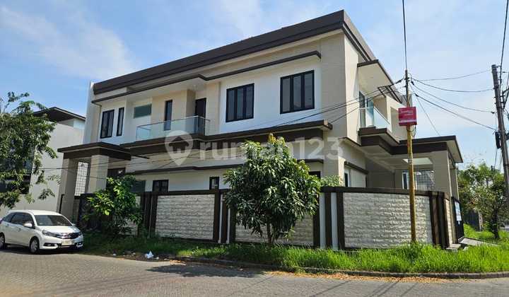 Two-Story Hook House, New Araya Boulevard, Gress 2