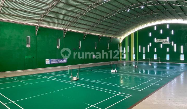 Gresik Commercial Building Former Sports Building Suitable for Padel Court