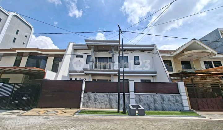 Rumah 2 Lantai Manyar Surabaya Baru Renovasi 1