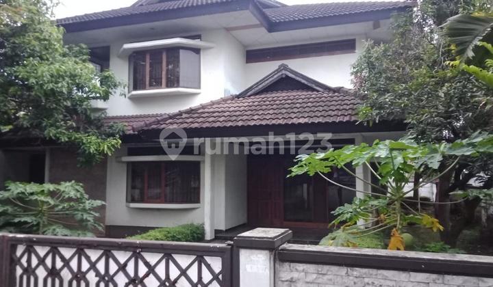 Rumah Luas Dekat Hotel Di Buah Batu Bandung