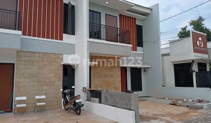 Rumah 2 Lantai Dekat Lrt 2