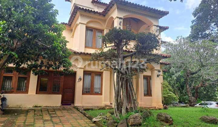 Disewakan Rumah Mewah Cantik, di Bsd Tangerang Selatan