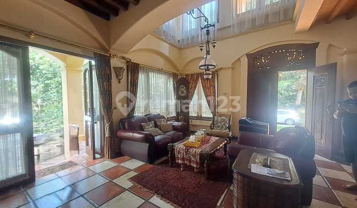 Disewakan Rumah Mewah Cantik, di Bsd Tangerang Selatan 2