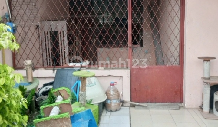 Dijual Tanah Bonus Rumah Tua di Depok I, 2