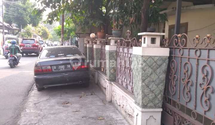 House for Sale 2 Floors, Tebet, Wide Road 2