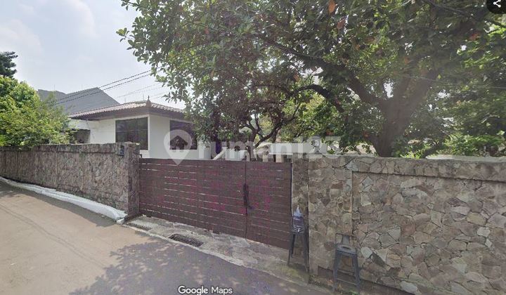 Huge House with 1020M2 Land Area at Jl H.naim, North Cipete, South Jakarta - Cash Only