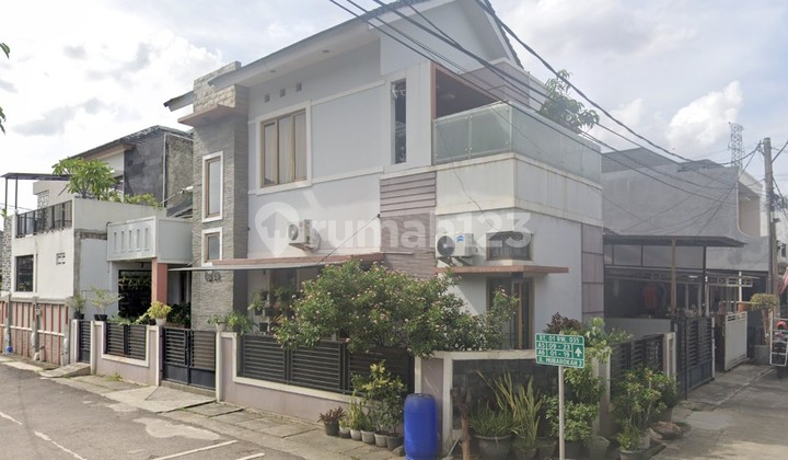 Corner House 2 Floors Land Area 273 in Villa Rizki Ilhami, Karawaci, Tangerang Corner House 2 Floors Land Area 273 in Villa Rizki Ilhami, Karawaci, Tangerang