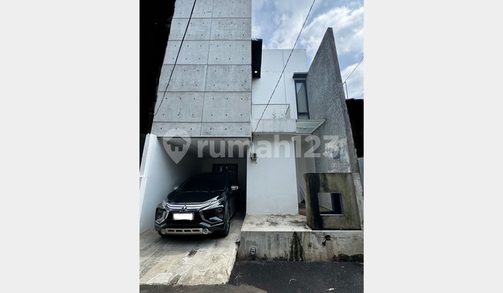 Rumah 2 Lantai di Graha Bunga, Graha Bintaro Tangerang Selatan