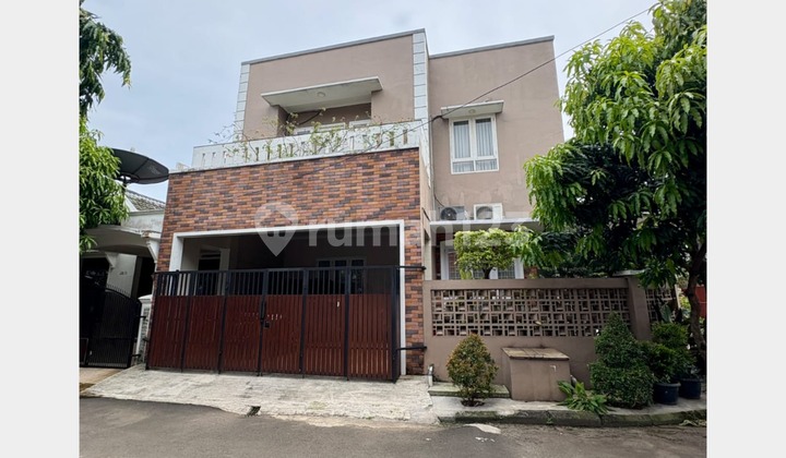 Rumah Terawat Banyak Bukaan Udara di Nusaloka BSD Tangerang Selatan 1