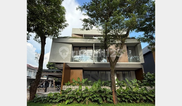 Rumah 3 Lantai +Utility LT 4 di Foresta BSD, Tangerang Selatan Rumah 3 Lantai +Utility LT 4 di Foresta BSD, Tangerang Selatan