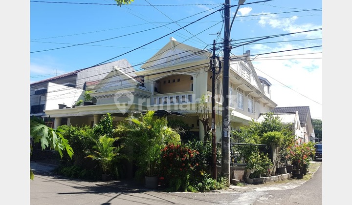 Rumah Cantik Posisi Hook di Griya Loka Sek 1.2 Bsd, Tangerang Selatan Rumah Cantik Posisi Hook di Griya Loka Sek 1.2 Bsd, Tangerang Selatan