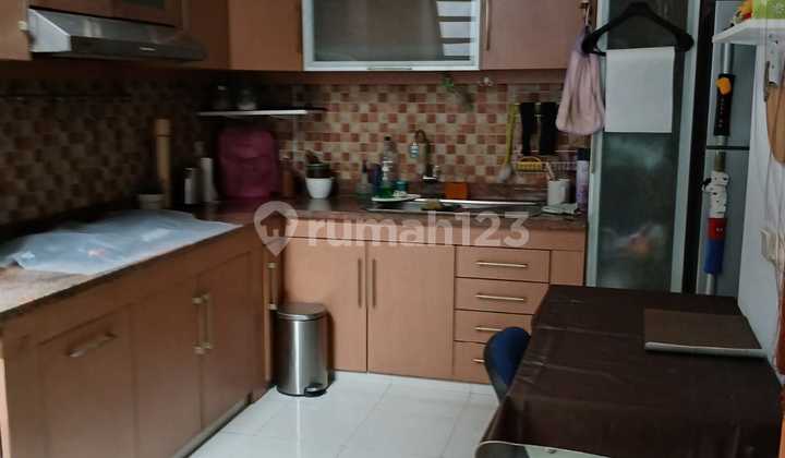 Semi-Furnished House in The Green BSD Vineyard Cluster, South Tangerang 2