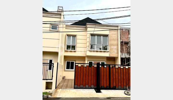 Rumah 2 Lantai Siap Huni di Sektor Gading Serpong, Tangerang
