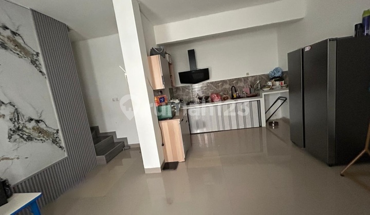 Rumah Cantik 2,5 Lantai di The View Bintaro, Tangerang Selatan 2