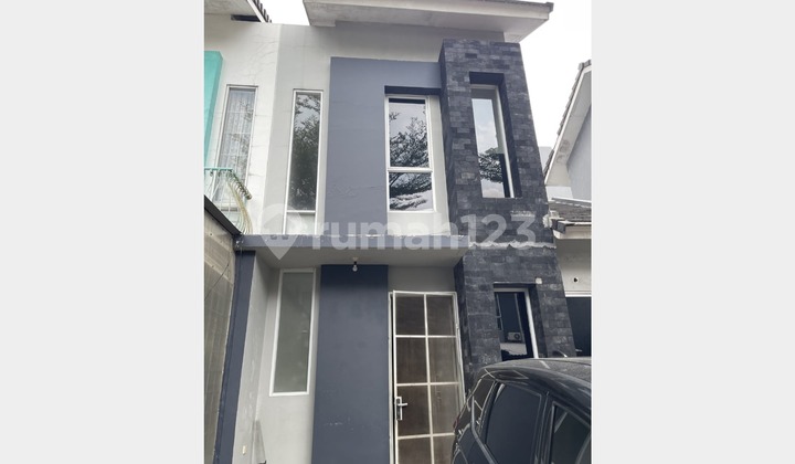 Rumah Minimalis 2 Lantai di Graha Raya Tangerang Selatan