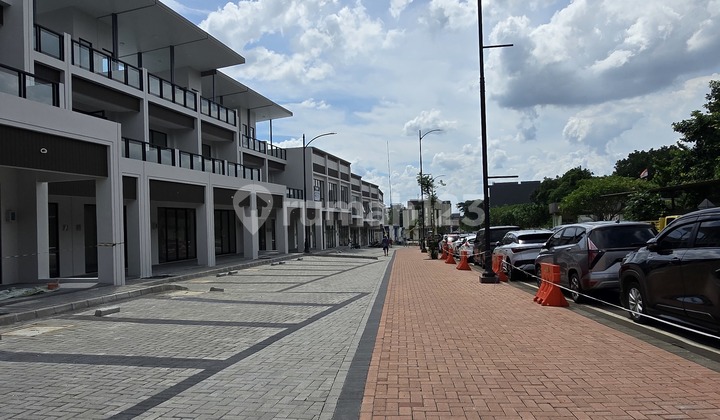 Sorrento Grande East Shop House Corner Position in Gading Serpong, Tangerang Sorrento Grande East Shop House Corner Position in Gading Serpong, Tangerang