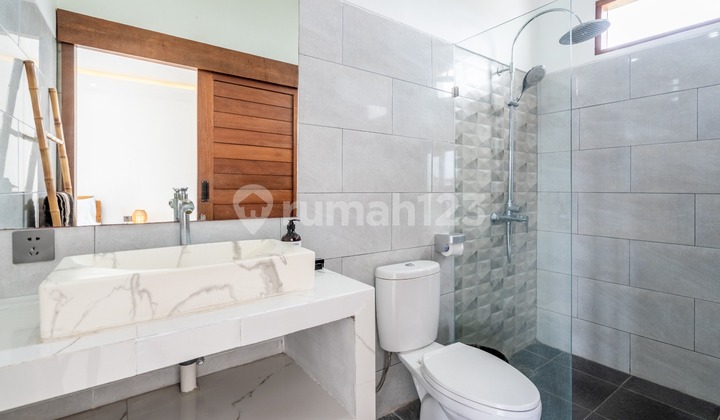 Beautiful 2-Story Villa with Sunset View 2