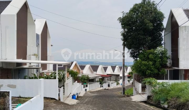 Rumah Ngalian View Laut Semarang Barat 1