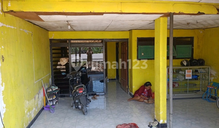 Depan Jalan Raya Porong 1